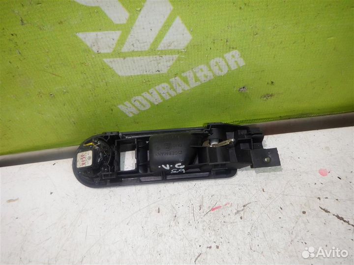 Ручка двери внутренняя левая Фольксваген Пассат