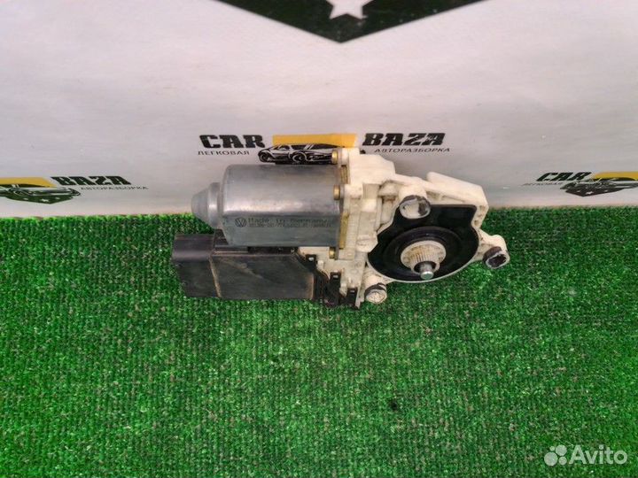 Моторчик стеклоподьемника Volkswagen Golf