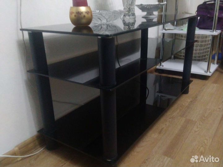 Стеклянная тумба, столик