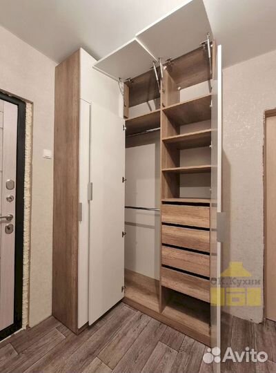 Шкаф распашной