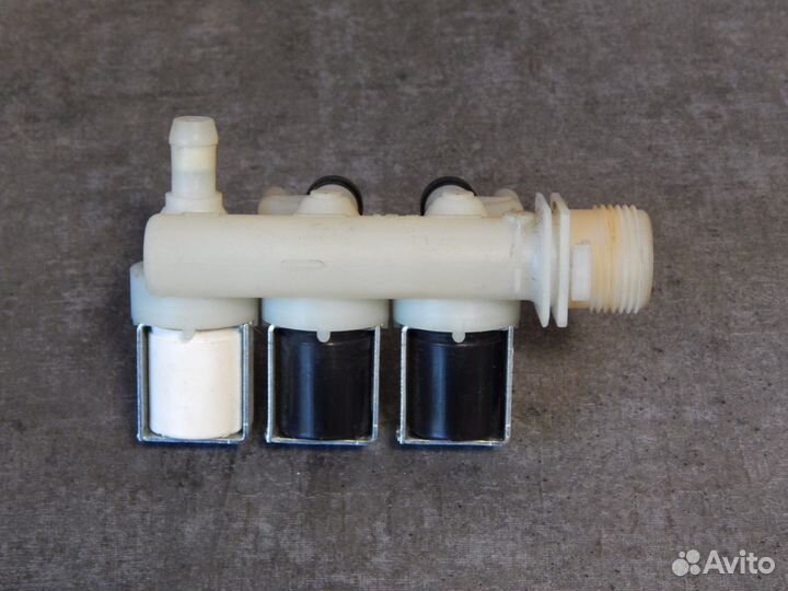 Клапан подачи воды ст.машины Ariston 62AB022