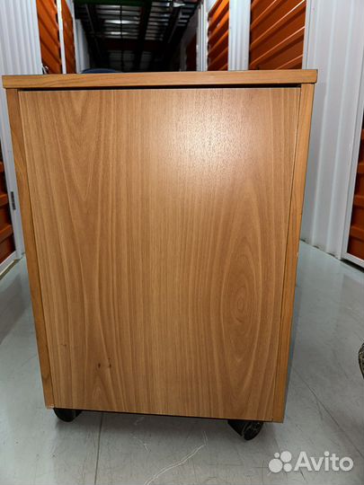 Тумба офисная выкатная на колесах