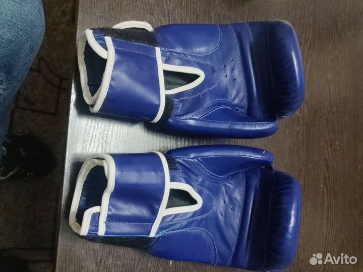 Боксерские перчатки 10 oz green hill