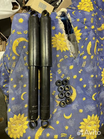 Амортизаторы задние новые на ваз 2123 шеви нива