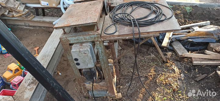 Циркулярный станок с фуганком