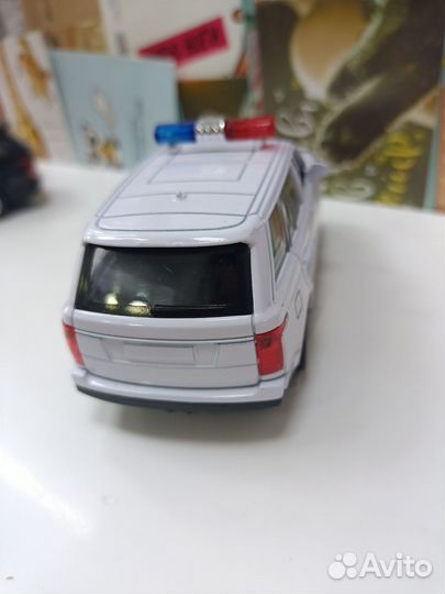 Машина скорой помощи (металл) звук и свет фар