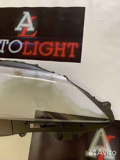 Стекло фары Lexus GS 4 2011-2015 правое