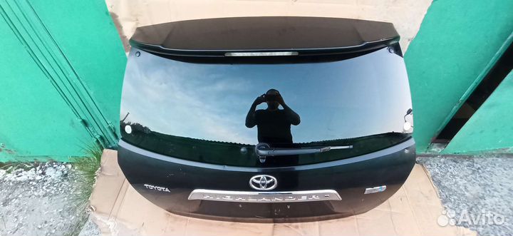 Стекло крышки багажника Toyota Highlander 2