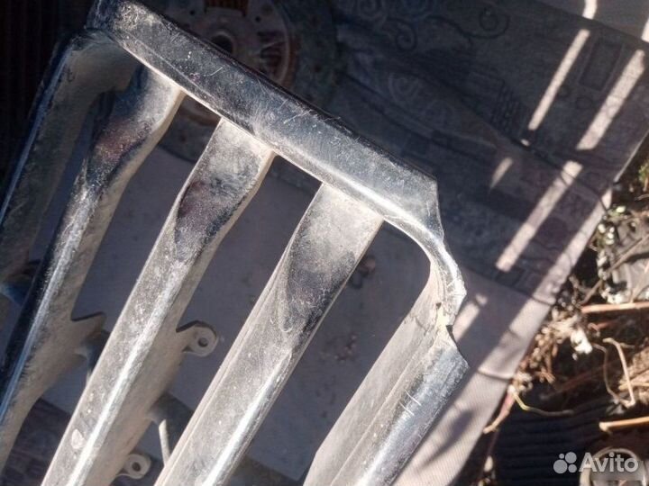 Решетка радиатора Mitsubishi Pajero 2 1994