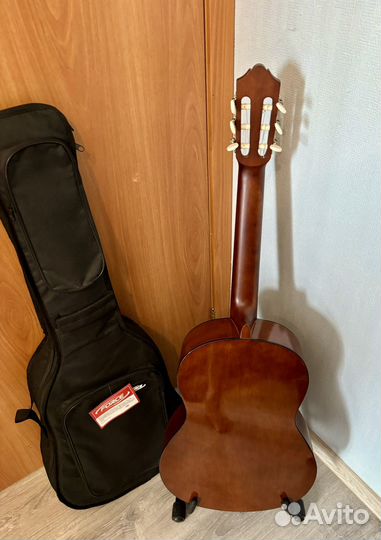 Гитара yamaha c40 оригинал как новая с чехлом
