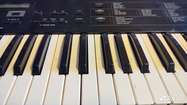 Синтезатор Korg DS-8