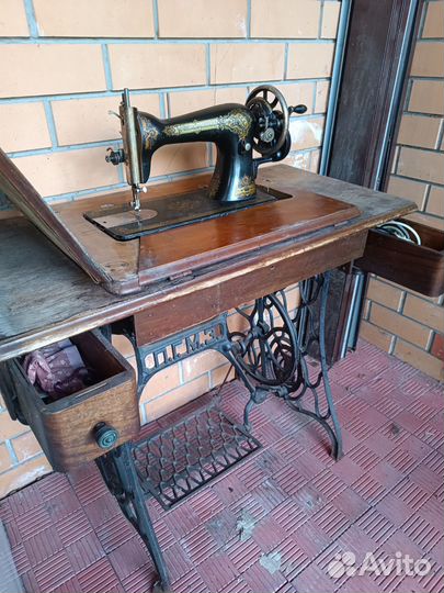 Швейная машина