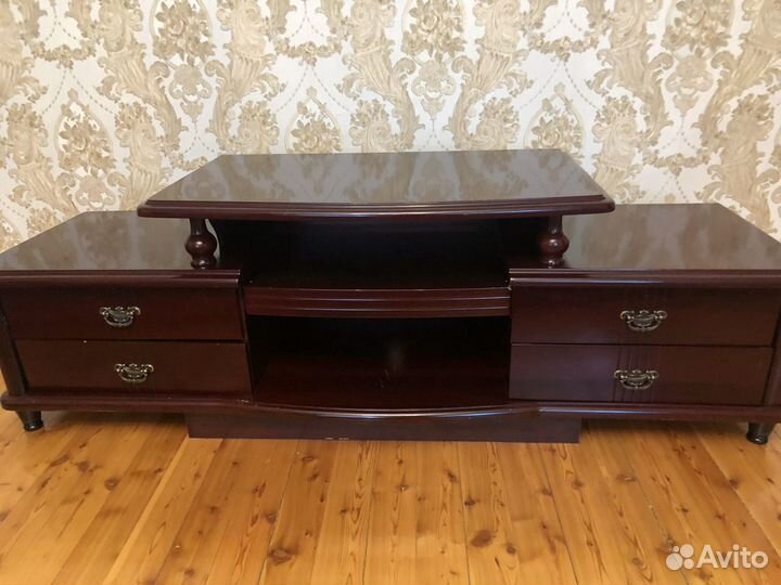 Тумба под телевизор