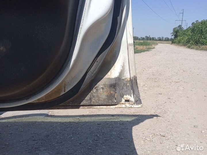 Двери Nissan Primera P11 левая правая пер зад