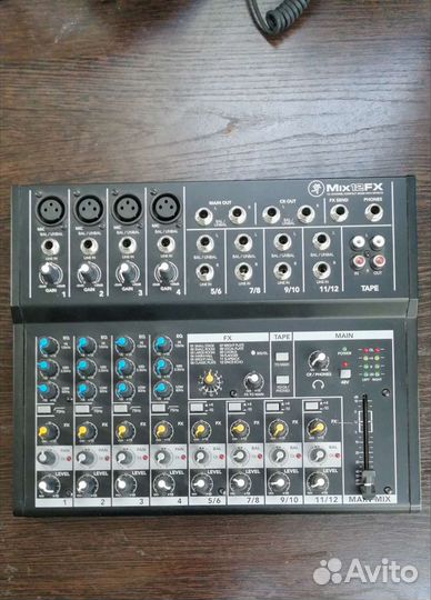 Микшерный пульт Mackie Mix12FX