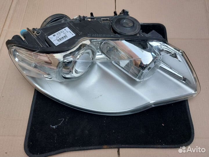 Фара правая VW Touareg 2007-2009 ксеное AFS