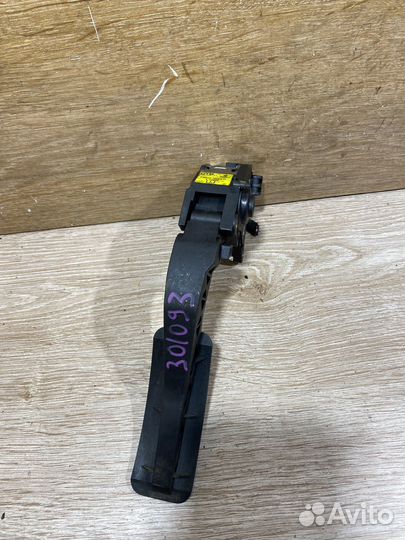 Педаль газа Renault Megane 3 301093