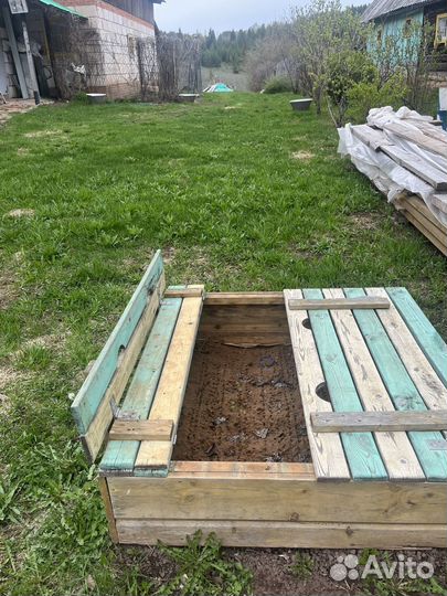 Детский деревянный домик