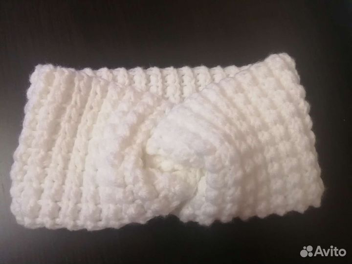 Повязка на голову вязаная