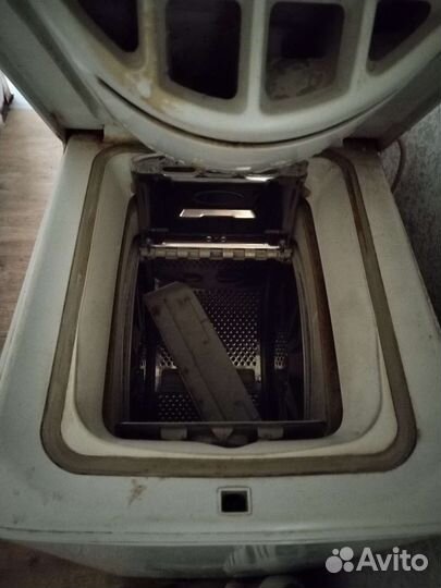 Стиральная машина с вертикальной загрузкой