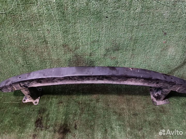 Усилитель переднего бампера Volkswagen Passat