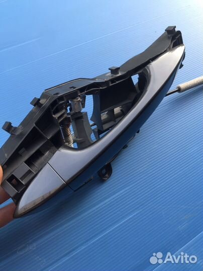 Правая ручка двери с кронштейном Passat B8