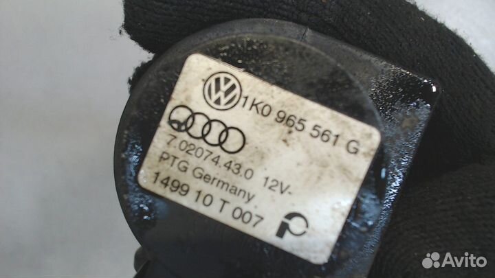 Насос водяной Audi Q5, 2010