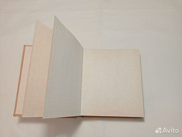 Фотоальбом в кожаном переплете