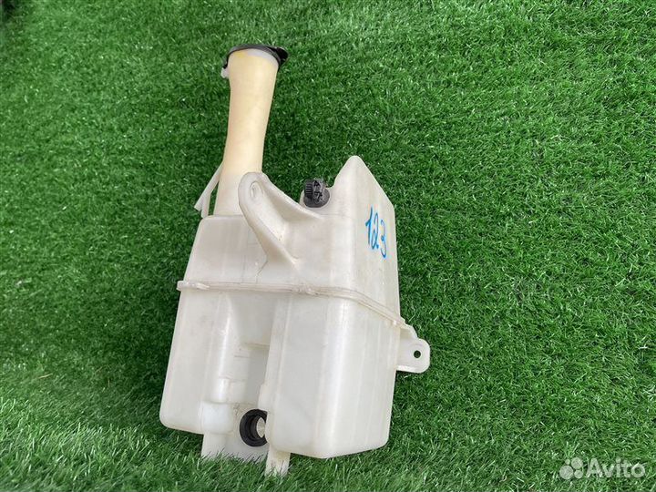 Бачок стеклоомывателя Toyota Corolla Spacio NZE121