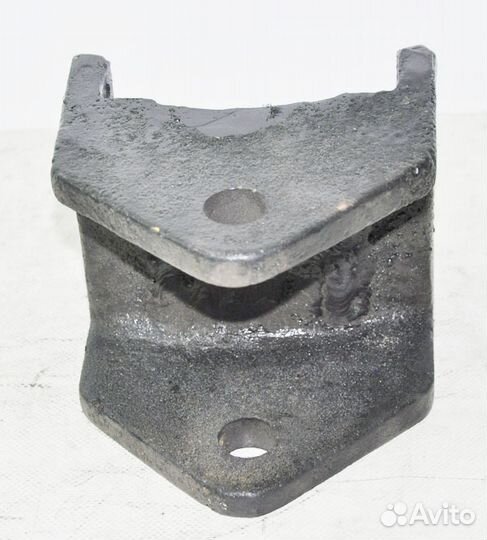 Опора задней рессоры