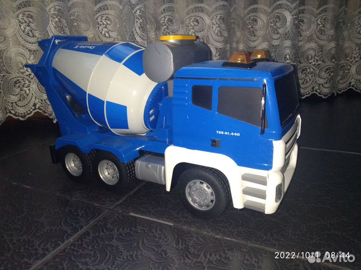 Бетономешалка на радиоуправлении