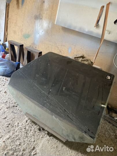 Заднее правое стекло ваз 2110 приора