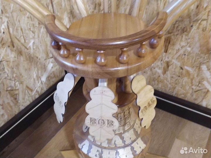 Подставка под цветы из дерева