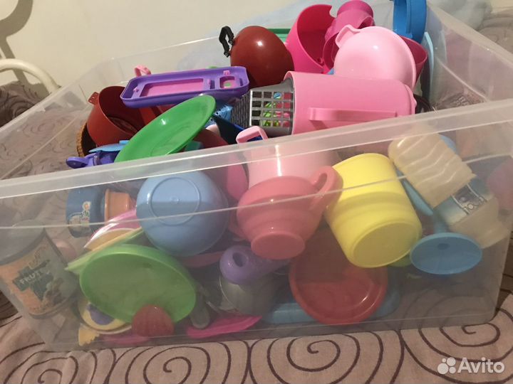 Игрушечная посуда, очень много