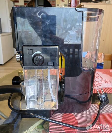 Кофеварка Redmond RCM-1511