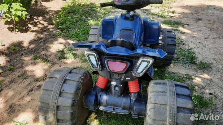 Детский квадроцикл на аккумуляторе