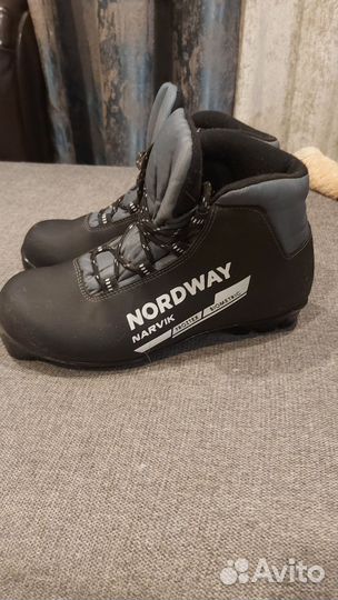 Лыжные ботинки