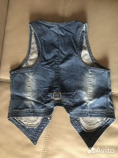 Новая джинсовая жилетка