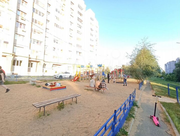 2-к. квартира, 65 м², 8/10 эт.