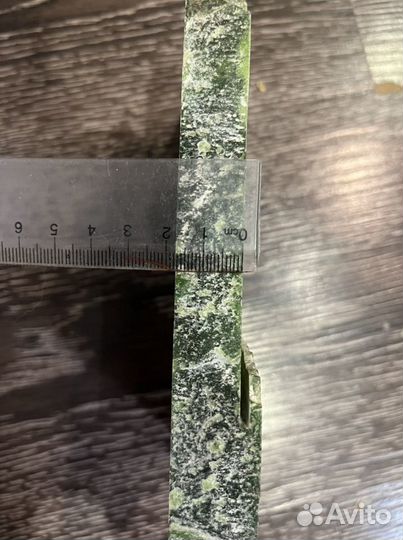 Белый и зеленый нефрит