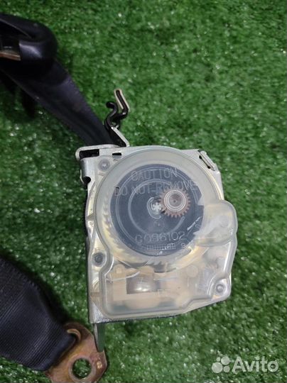 Ремень безопасности задний левый Lexus RX300 (MCU