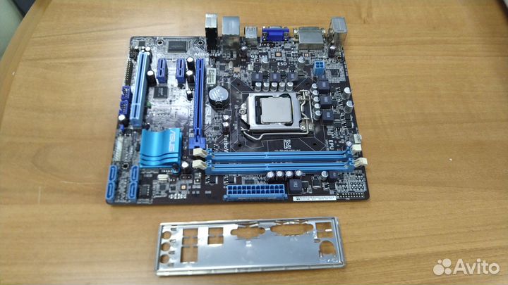 Материнская плата с процессором