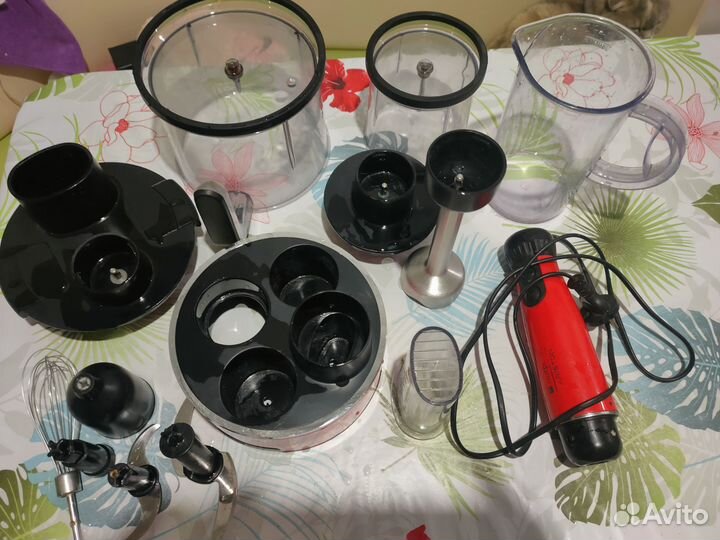 Погружной блендер Hotpoint HB 0705 красный