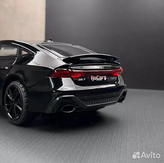 Металлическая машинка Audi RS7