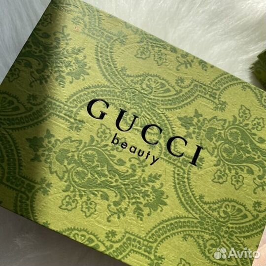 Расческа Gucci дефект