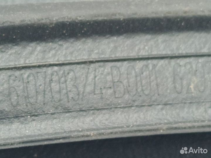 Уплотнительная резинка боковой двери задняя правая