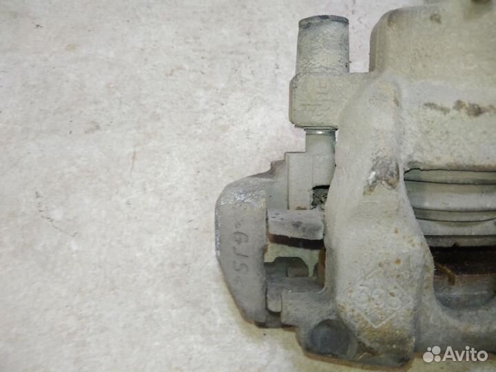 Суппорт передний левый Renault Sandero 2 5S