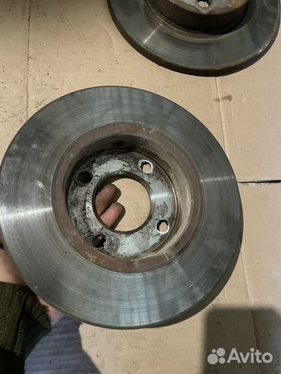 Диски тормозные передние Audi 80 B3