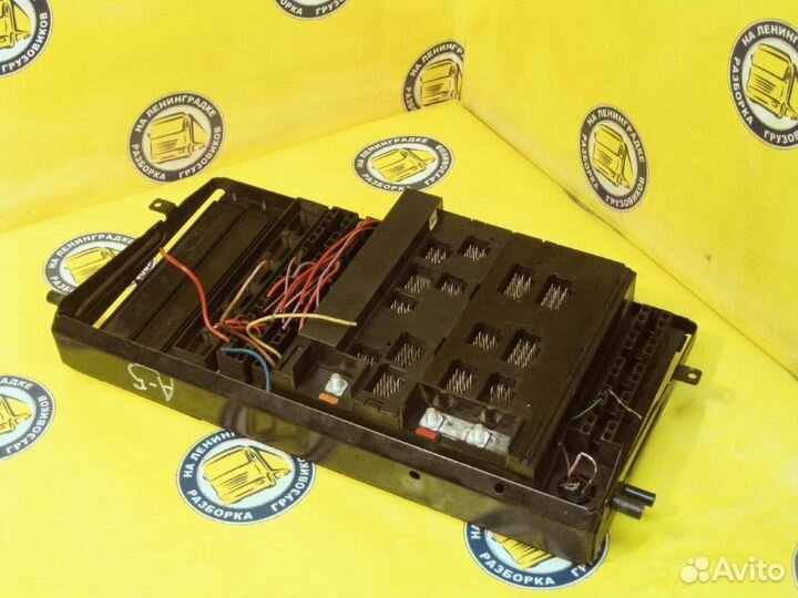 Блок предохранителей и реле 0015430615 mercedes-be