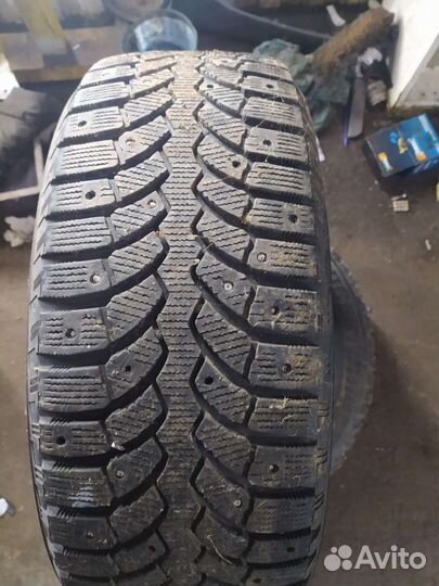 Bridgestone Blizzak Spike-01 205/60 R16